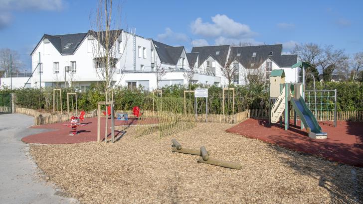 Cour végétalisée école Jean Moulin - Maternelle